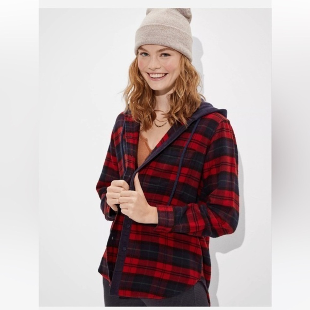 NWT AE Cozy Cabin Red and Blue Plaid Flannel with Hood